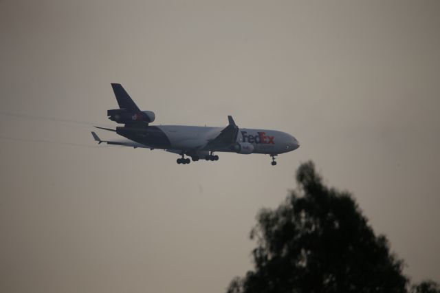 Boeing MD-11 (N585FE)