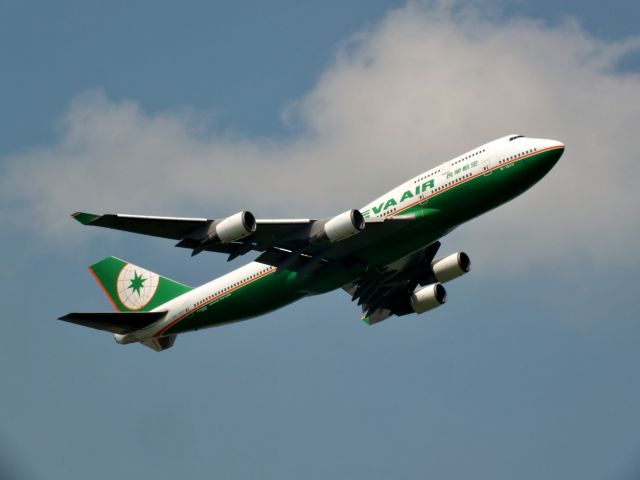 Boeing 747-400 (B-16411)