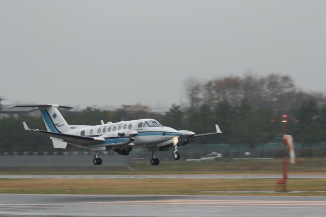 Beechcraft Super King Air 350 (JA861A) - 15 November 2015:Japan Coast Guard:Beechcraft 350 King Air