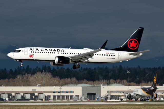 Boeing 737 MAX 8 (C-GEHY)