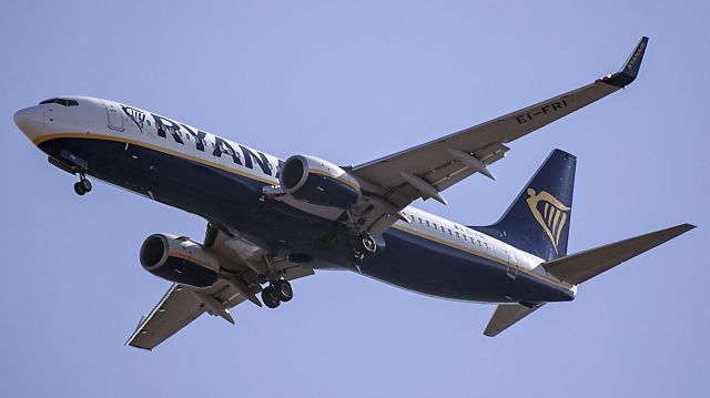 Boeing 737-700 (EI-FRI)
