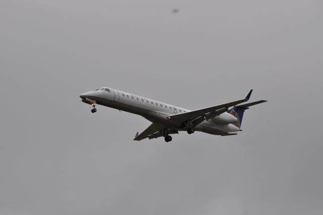 Embraer ERJ-145 (N14177)