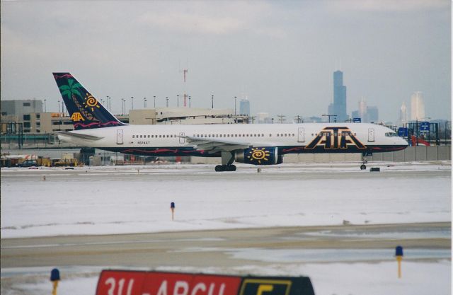 Boeing 757-200 (N524AT) - Nice view of the Sear's tower in the background.