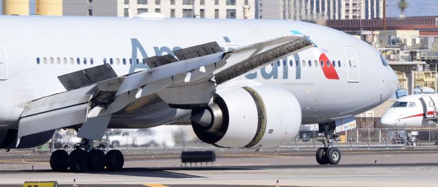 Boeing 777-200 (N754AN) - phoenix sky harbor international airport 01FEB20