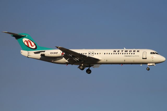 Fokker 100 (VH-NHP)