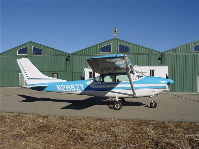 Cessna Skylane (N2882Y)