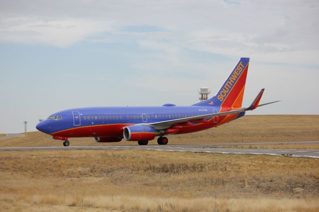 Boeing 737-700 (N7714B)