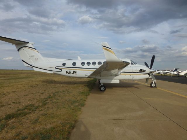 Beechcraft Super King Air 200 (N5JE)