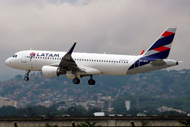 Airbus A320 (PR-MYX)