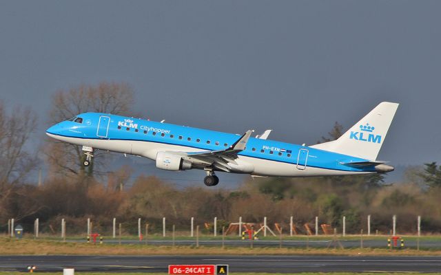 Embraer 170/175 (PH-EXN) - klm erj-175std ph-exn training at shannon 22/1/18.