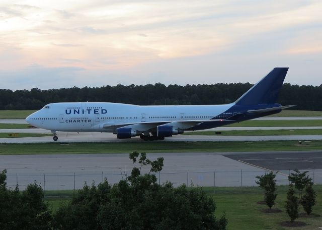 Boeing 747-400 (N194UA) - Military charter to ORD