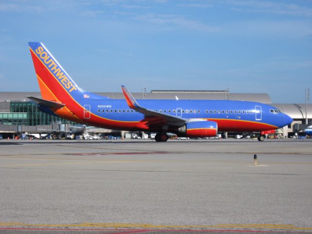 Boeing 737-700 (N200WN) - Holding on RWY 19R