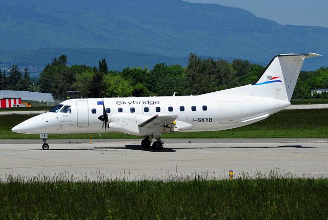 Embraer EMB-120 Brasilia (I-SKYB)