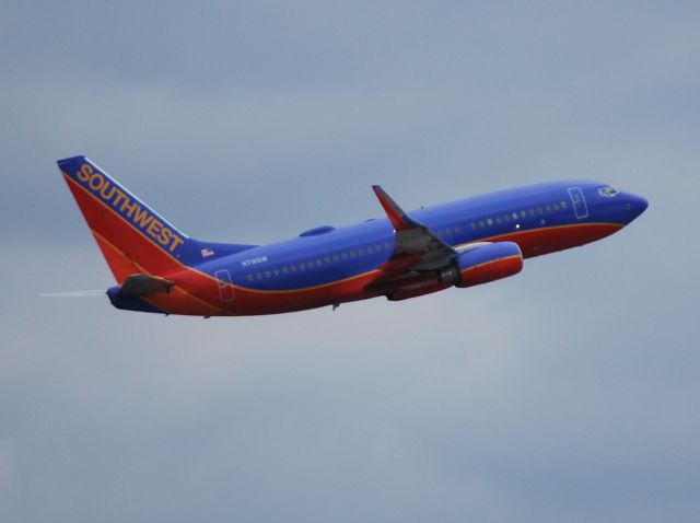 Boeing 737-700 (N791SW) - Departing runway 26L - 4/5/13