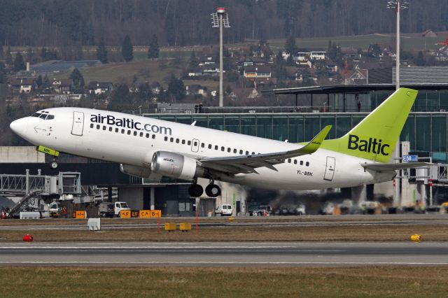 BOEING 737-300 (YL-BBK)