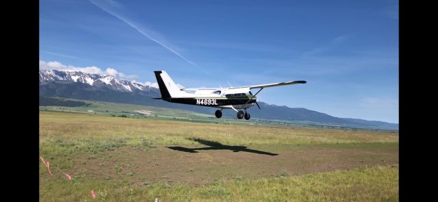 Cessna Skyhawk (N4693L)