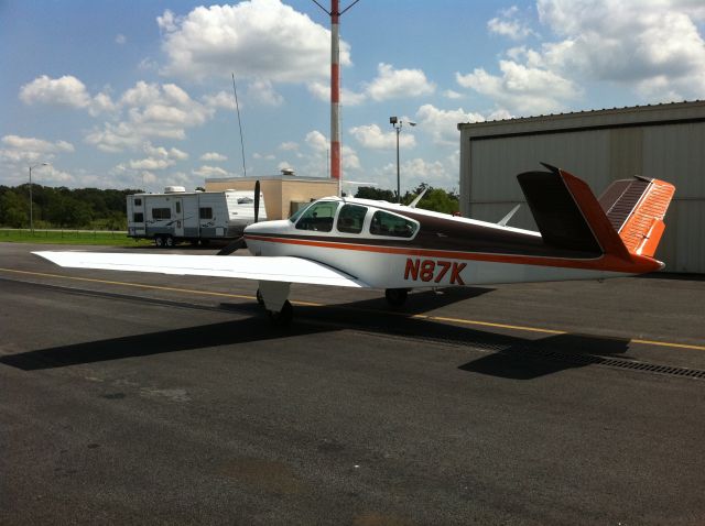 Beechcraft 35 Bonanza (N87K)