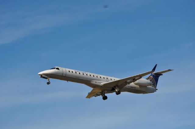 Embraer ERJ-145 (N16151)