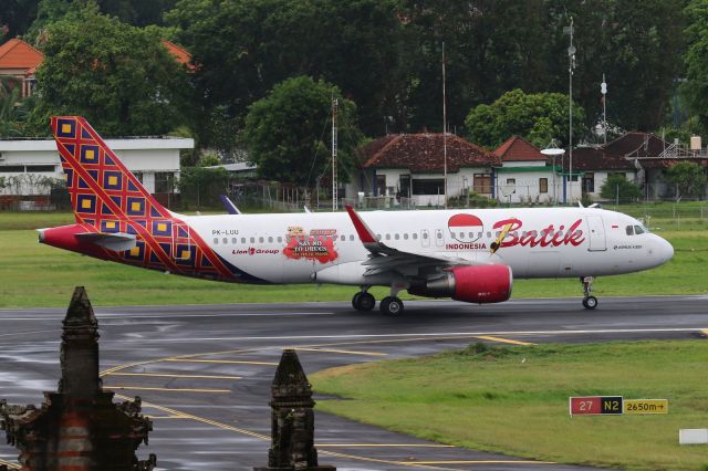 Airbus A320 (PK-LUU) - Sticker "Say NO to Drugs, Say YES to Travel"