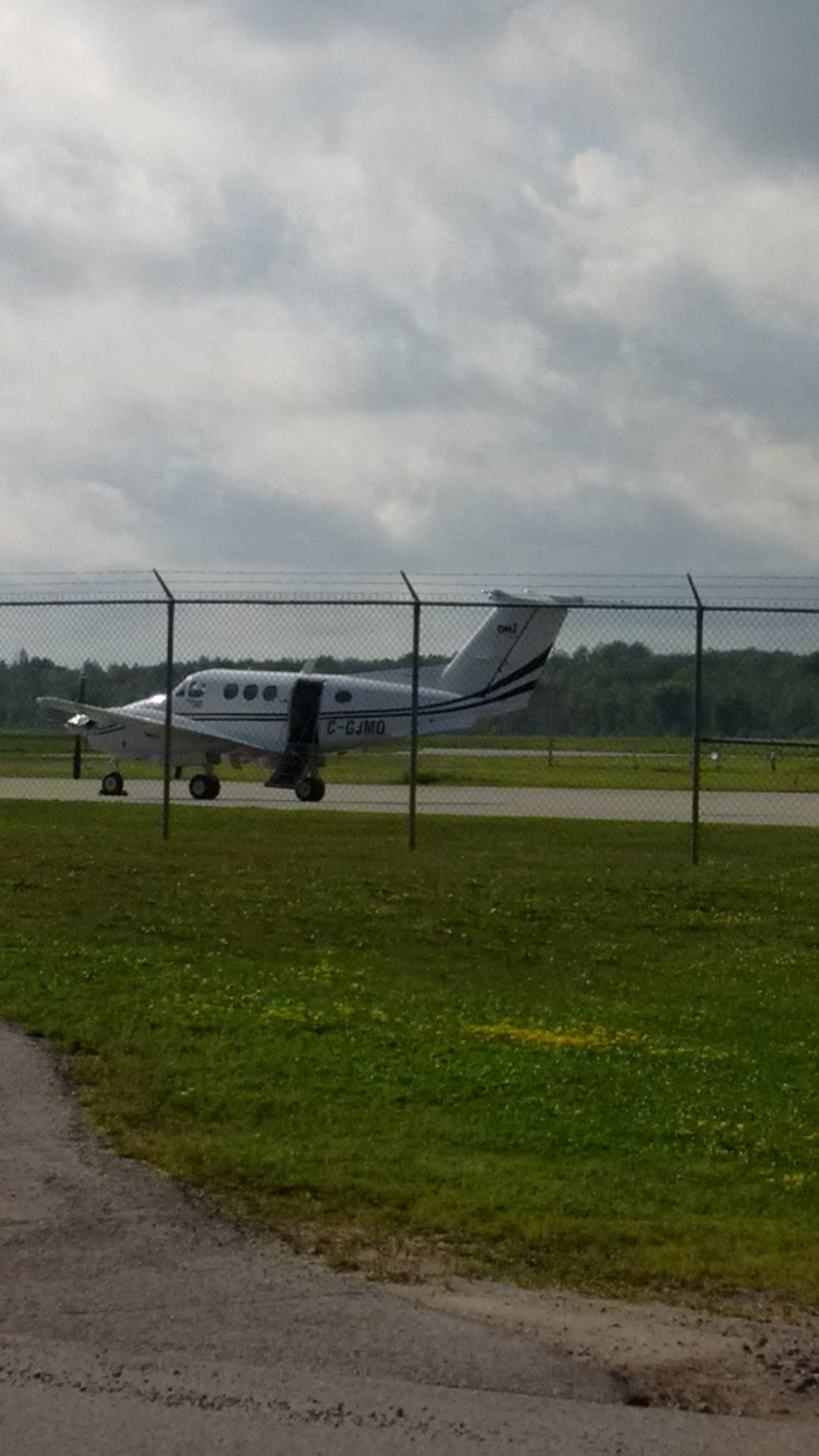 Beechcraft King Air F90 (C-GJMQ)