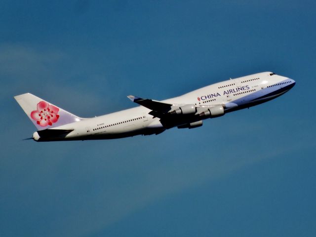 Boeing 747-400 (B-18202)