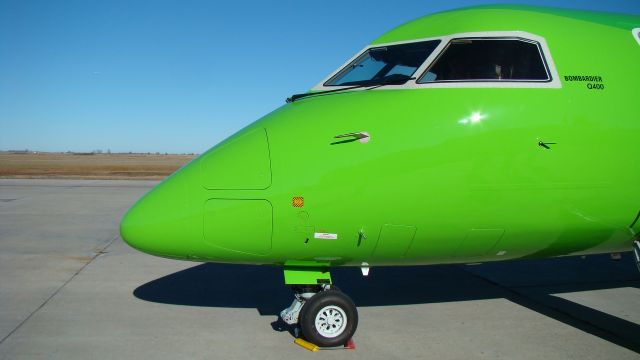 de Havilland Dash 8-400 (N439QX)