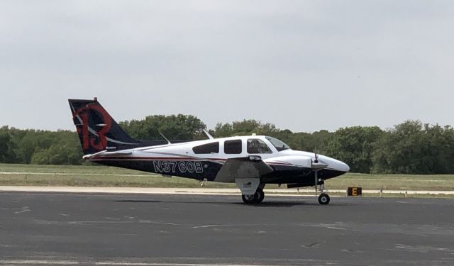 Beechcraft 55 Baron (N3760B)