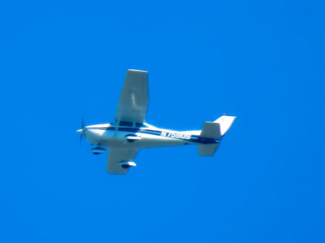 Cessna Skylane (N7590S)