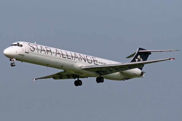 McDonnell Douglas MD-81 (OY-KHP) - "Star Alliance" livery