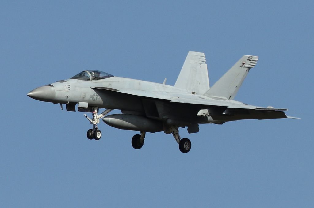 McDonnell Douglas FA-18 Hornet (16-8925) - 'Dog 11' inbound to runway 33  9/25/20