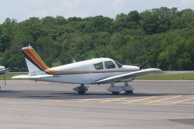 Piper Cherokee (N8992J)