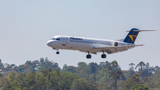 Fokker 100 (VH-XWM)