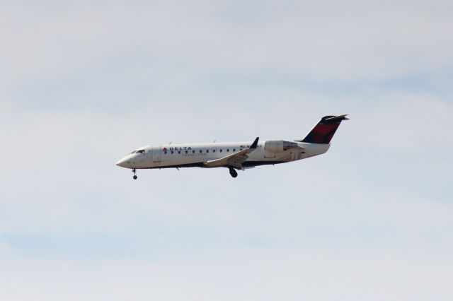 Canadair Regional Jet CRJ-200 (N833AY) - 031014 Delta on final fro Rwy 19L