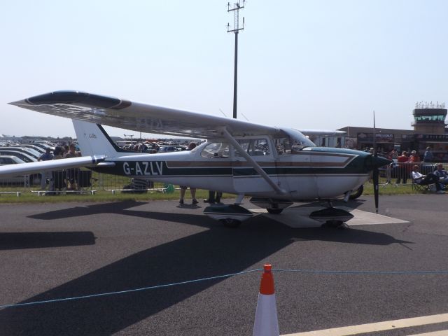 Cessna 152 (G-AZLV) - G-AZLV at waddington