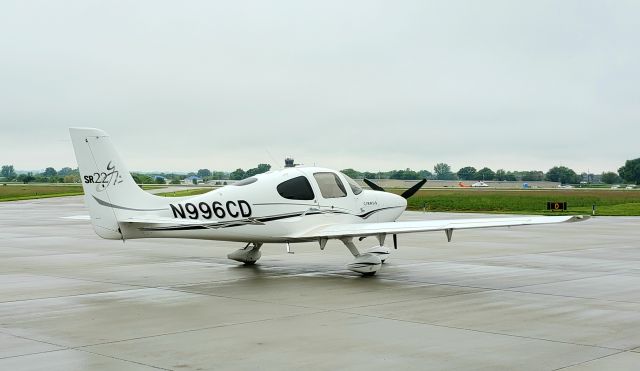 Cirrus SR-22 (N996CD)