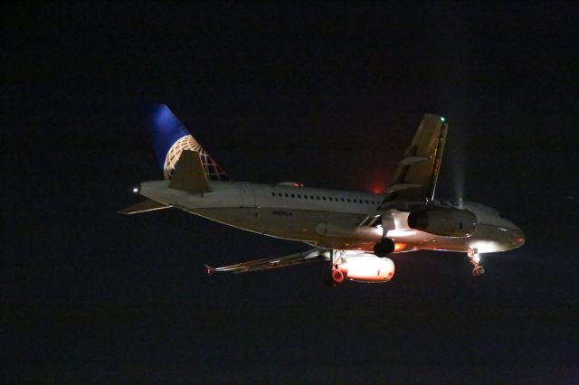 Airbus A319 (N807UA)