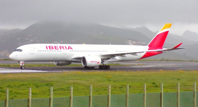 Airbus A350-900 (EC-OAV)