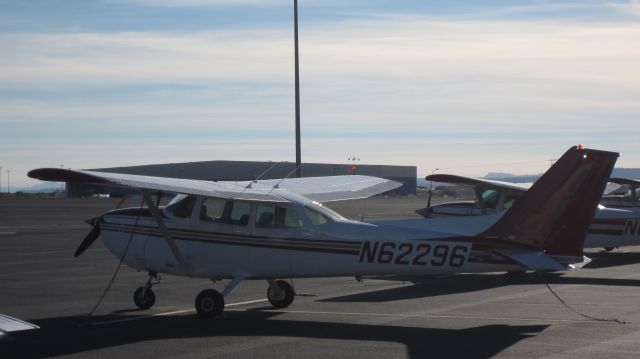 Cessna Skyhawk (N62296)