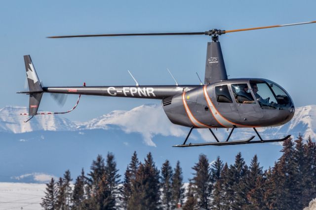 Robinson R-44 (C-FPNR)