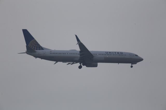 Boeing 737-900 (N69818)