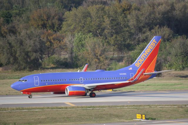 BOEING 737-300 (N414WN) - Southwest Flight 767 (N414WN) taxis for departure from Tampa International Airport prior to a flight to William Hobby International Airport