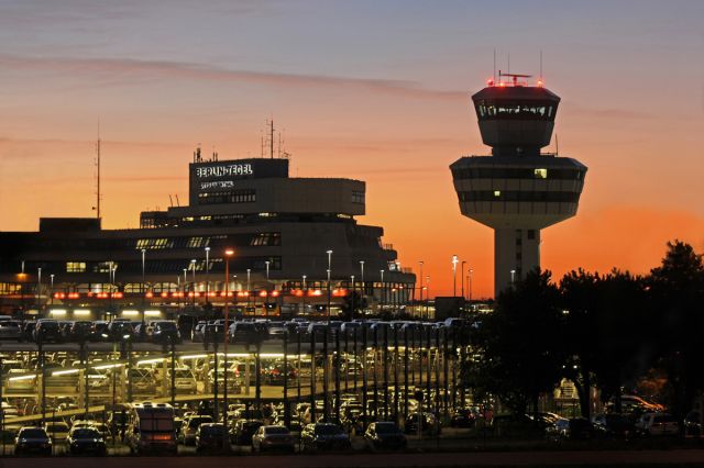 — — - Nice Sunset,- Good Night Berlin-Tegel (EDDT/TXL)