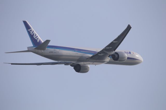 BOEING 777-300ER (JA787A)