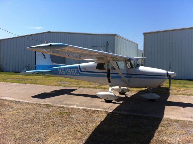 Cessna Skyhawk (N6196E) - Ready for flight2