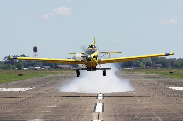 Airbus A320 (N340LA) - Air Tractor AT-802