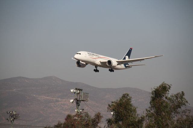 Boeing 787-8 (N966AM) - FINAL APPROACH 27 MMTJ