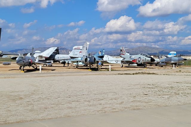 Canadair CL-201 Starfighter — - Kick-Butt line-up from left to right: F-104, F-105, F-101, F-100