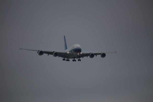 Airbus A380-800 (B-6136)