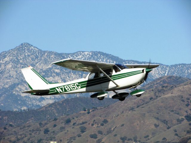 Cessna Skyhawk (N7815G) - Taking off RWY 8R