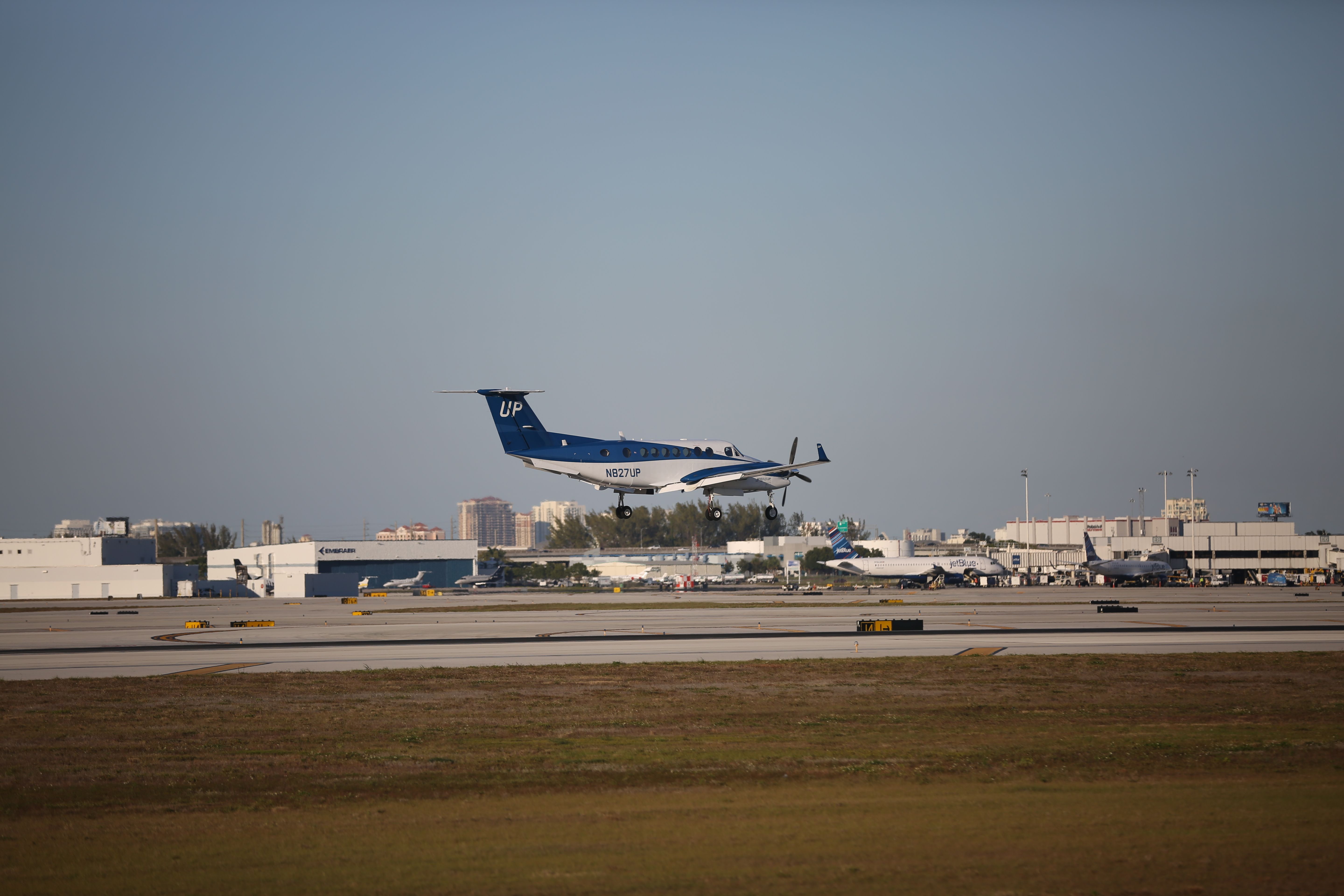 Beechcraft Super King Air 350 (N827UP)